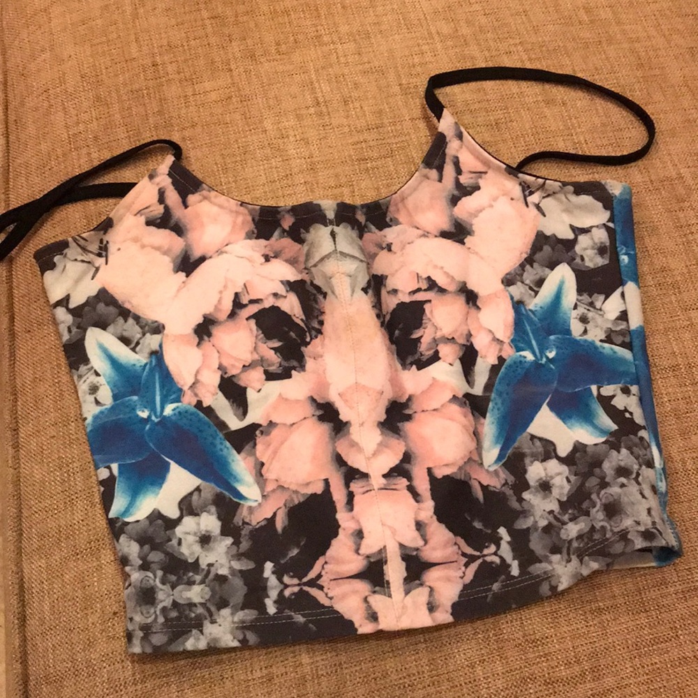 Pretty Crop top with spaghetti straps